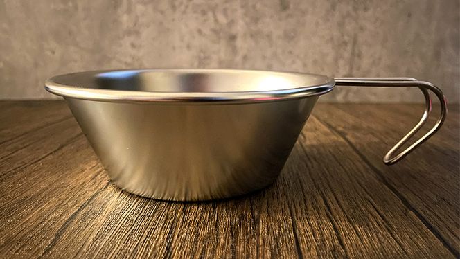 《 牛久シャトー イラスト付 》 シェラカップ 2個セット 18-8ステンレス アウトドア キャンプ ソロキャンプ グランピング BBQ バーベキュー 防災グッズ カップ コップ お皿 [DO003us]