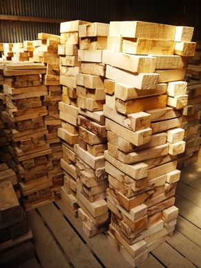 【桐下駄】ＧＥＴAサンダル　虎彫り（男物）[BL018ci]