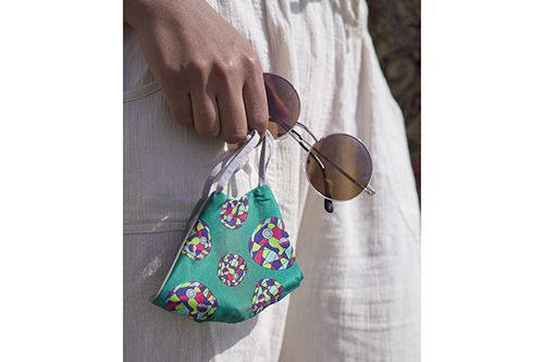 《天然柿渋×京の伝統技術》裏側でお洒落する肌に優しいシルクマスク 《布 京都 伝統 京友禅 着物 羽織 オシャレ 派手 調節可能》