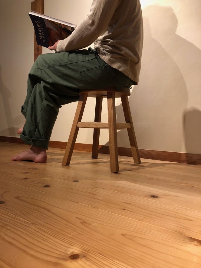 四方転びのスツール（紅松材）/　丸椅子　スタッキング　伝統工法　無垢材【GOOD WOOD WORKS】_HA0716