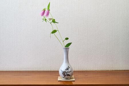 和紙染草花文花挿 【日の隈窯 和紙染 和紙 佐賀 陶器 粉引き 鉄絵 草花 窯元 陶芸作家 花瓶】(H025111)