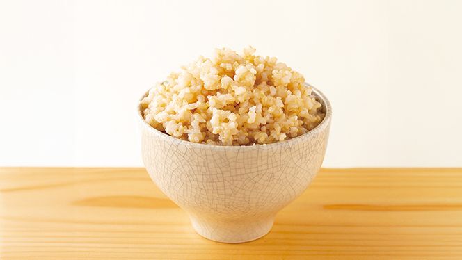 【 国産 玄米 】すぐに食べられる 玄米 ごはん （ 200g × 3パック ） お米と暮らし すぐに食べられる 玄米 ごはん 国産 玄米 レトルトパック 常温 保存品 [EB01-NT]