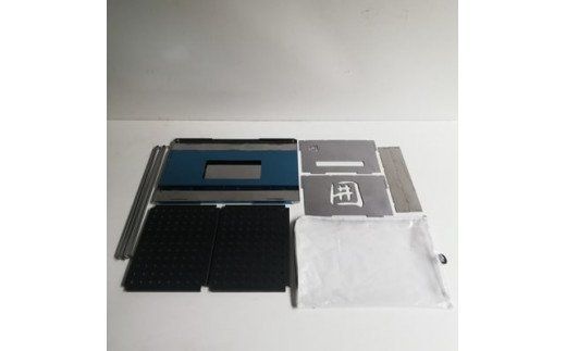 焚き火台 囲 艶消し 2トーン ネーム Lサイズ ビニールケース付 A3 [新星金属製作所 大阪府 守口市 20940866] かこみ キャンプ ソロ ツーリング 山登り BBQ バーベキュー コンロ 焚火台 焚き火 折り畳み コンパクト 軽量