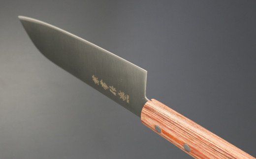 H20-48 兼常作 モリブデン鋼 DSR-1K6 赤合板丸柄 三徳包丁 165mm ～よく切れる ステンレス 使いやすい シンプルなデザイン 職人業 職人魂 関の刃物 海外でも人気 KC-360～