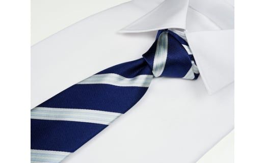 郡内織物「富士桜工房」シルクネクタイ ぼかし縞 白浜（桔梗紺） FAA1005