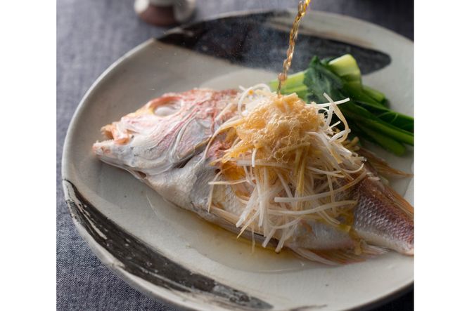 特選油 詰め合わせ 5本 セット 極上黒胡麻油 270g & えごま油 270g & KORONEIKIオリーブ油 137g & 純米油 270g & 胡麻油弥四郎 270g 計5本 / 筑前たなか油屋 / 福岡県 筑紫野市 [21760405] 油 食用油 ごま油 胡麻油 ゴマ油 米油 こめ油 コメ油 オリーブオイル 食べ比べ   画像を拡大する 次へ      寄付金額 38,000 円 以上の寄付でもらえる