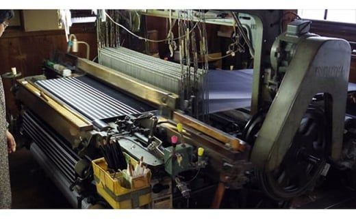 郡内織物「富士桜工房」シルクネクタイ ぼかし縞 白浜（桔梗紺） FAA1005