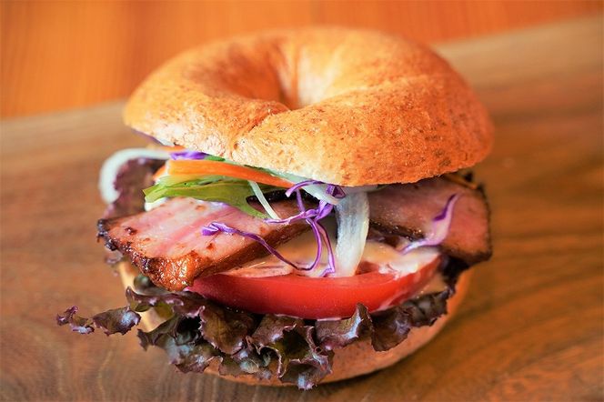 わっぱ堂 ふわもち ベーグル セット 詰め合わせ 8種 バラエティー 豊富 いちじく 抹茶 ブルーベリー チーズ ベーコン 国産 小麦 自家製 厳選 個包装 保存 便利 パン 食品 朝食 おやつ お取り寄せ グルメ 愛知県 碧南市 送料無料 H049-036