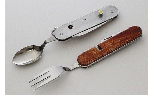 H13-01 茶合板柄 スプーン・フォーク付 5徳 引割ナイフ（KT-531） ～アウトドア キャンプ バーベキュー BBQ カトラリー 栓抜き 缶切 ナイフ 便利 多目的 多機能 マルチ 多機能ツール マルチツール 関の刃物～