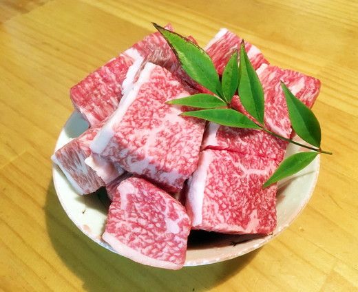 【4等級以上】黒毛和牛 近江牛 【並】 角厚切り肉 ご家庭用 【1000g （500ｇ×2パック）】【BM13U】