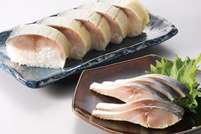 L-577】鈴木扇子店 近江扇子 桜流水水色地(スス骨) 6.5寸(約19.5