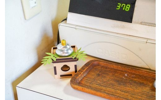 ＫＩＨＯの文鎮（ペーパーウエイト） 鏡【ＭＯＣＨＩ】 と 三方風収納台箱のセット H084-038