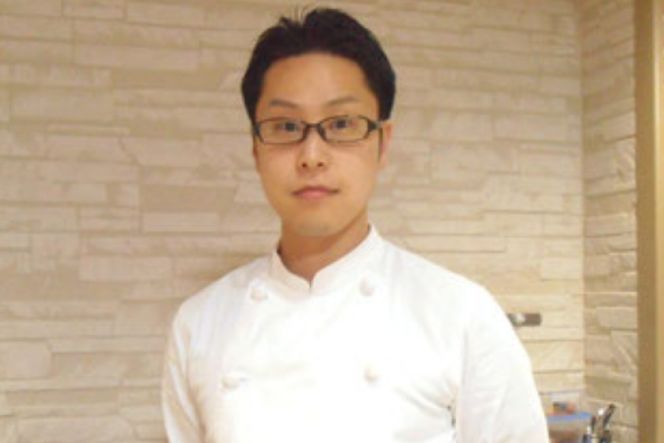 【定期便】酪農 王国 の アップルパイ 大きな3号サイズ(4個入) × 2ヵ月【全2回】