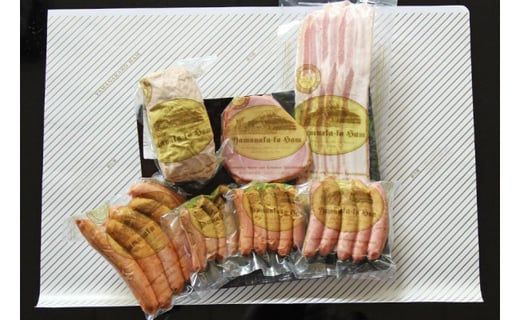 【山中湖ハム 定期便】1ヶ月目『ハム・ソーセージ詰合せ』2ヶ月目『山中湖ハムの手作りハム』 FAB024