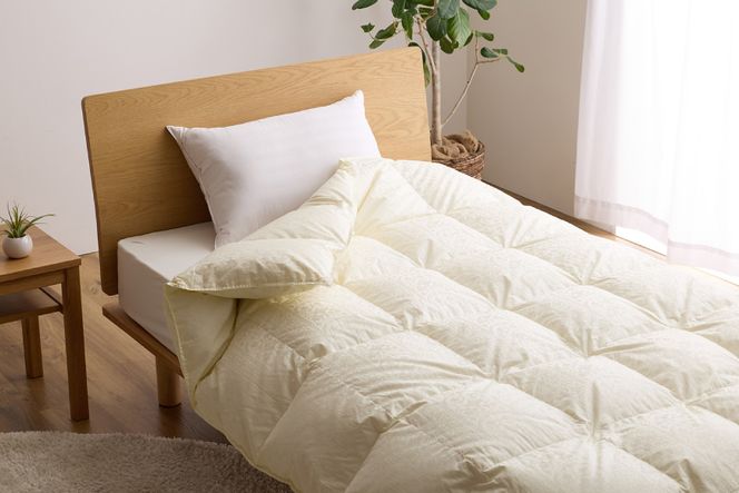 【冬用】アイダーダウン 最高級 軽量 羽毛布団 掛け布団 ダブル 冬 掛布団 本掛け アイスランド産 アイダーダックダウン98％ 1.4kg ジャカードサテン アイボリー 日本製 綿100％ ジャガード 布団 ふとん 羽毛ふとん 寝具 掛布団 ダウン ダウンケット ケース付き [川村羽毛 山梨県 韮崎市 20742564]