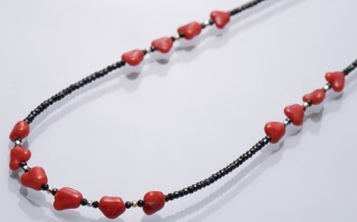 赤サンゴとスピネルのロングネックレス [kn063]	