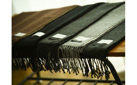 D68-03 SKINCASHMERE リバーシブルフリンジストール レギュラーサイズ【ブラウン×ベージュ】