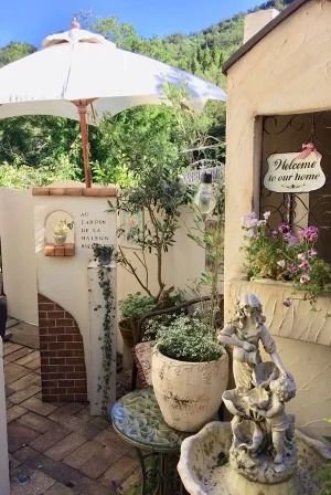 ＜Moon Rabbit＞スリムで狭い場所にも置ける瓦のレンガ塀 ｜ エクステリア 庭 ガーデン 屋外 ガーデンファニチャー