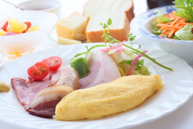 宿泊券 【 オーベルジュメイヤの樹 】 ペア宿泊券 ( 1泊2食付 ) & 池田町 観光券 3000円分 宿 信州 安曇野 北アルプス フランス料理 [池田町観光協会 長野県 池田町 48110676]