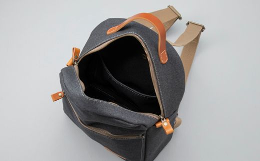 【J-193】ｋｉｉ工房　帆布かばん　山型リュック　先染め黒 【高島屋選定品】