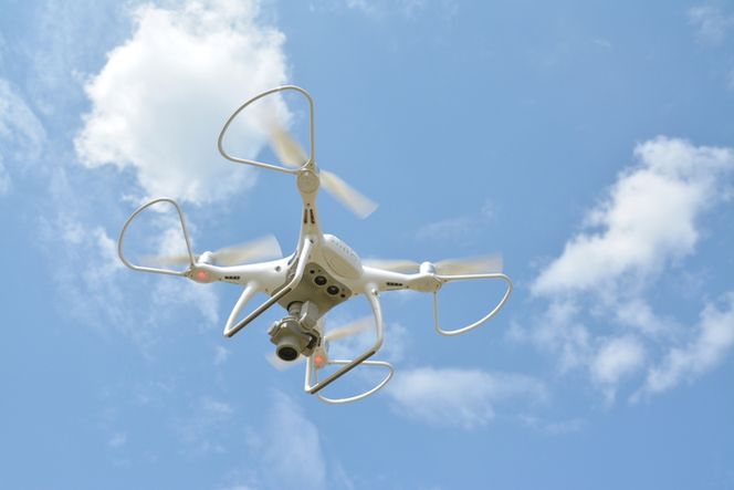 ドローン空撮でご実家を撮影・プリント【A4サイズ 額付き】（京都府亀岡市内撮影限定）※要事前確認《空撮 実家 風景 思い出 プレゼント 故郷 田舎》◇ ※着日指定不可