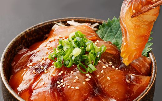 【定期便年12回】初音の定期便お楽しみセット!! おひとり様向け 1人前 毎月届く 肉 魚 惣菜 刺身 加工品 おかず 一人暮らし 冷凍　hn050