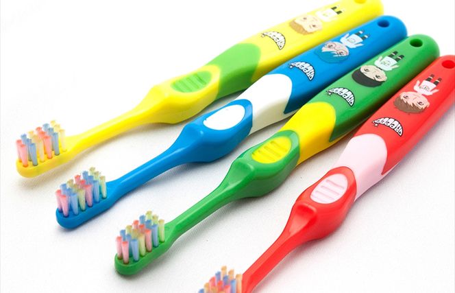 005A216 【日本製】歯ブラシ GReeeeN 園児 ハブラシ 5本