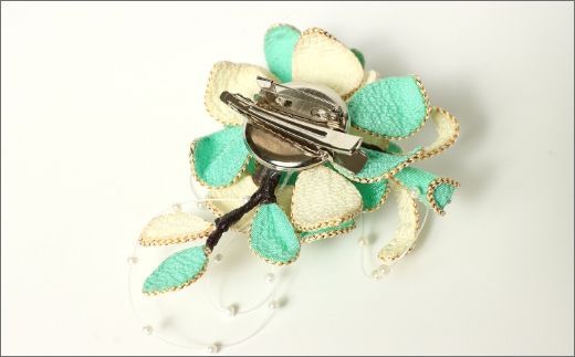 シルクコサージュ！（グリーン）着物などの和装・洋装共に使えます。髪飾りコサージュとしても！　AM00291