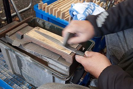 A-149 台所包丁　修理と研ぎサービス　三徳包丁・菜切り包丁・ペティナイフ・牛刀のうち、2本の組み合わせ