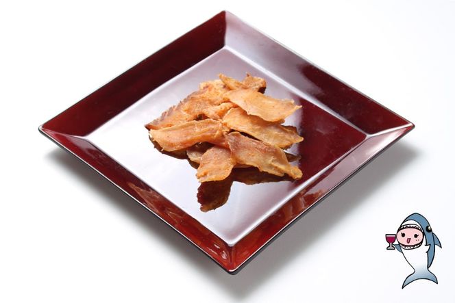 【岩の原葡萄園製造ワイン使用】鮫のワインづけ 26g×2袋 [西沢珍味販売 宮城県 気仙沼市 20563551] 魚介 魚貝 菓子 おつまみ 鮫 さめ サメ 清酒づけ