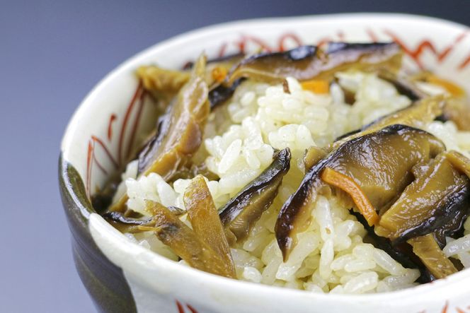 宮崎県産どんこ椎茸と椎茸と鶏の混ぜご飯の素セット [本吉 宮崎県 日向市 452061459] 乾燥 肉厚 椎茸 しいたけ シイタケ 混ぜご飯のもと