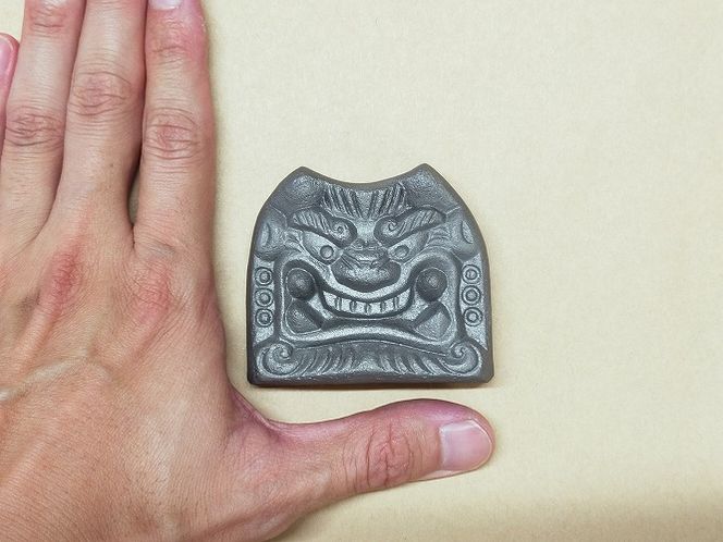 家の守り神】鬼瓦ペーパーウェイト 1個(睨み顔の鬼瓦 小サイズ 家の守り神】鬼瓦ペーパーウェイト 1個(睨み顔の鬼瓦 小サイズ