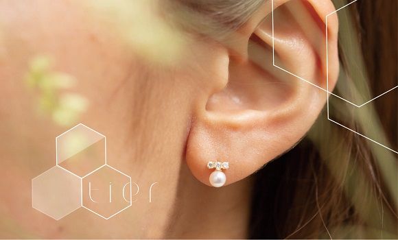 【tier】K10　デネブアコヤパール3連ダイヤピアス　AD-234