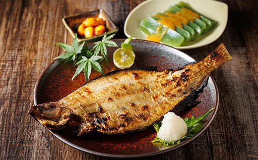 柳かれい 一夜干し 2枚×4個セット | 北海道産 柳かれいを 一夜干しに！ おつまみ 焼魚 焼き魚 定食 魚 干物 セット ひもの 冷凍 人気の 訳あり！ スピード発送 北海道 釧路町 釧路超 特産品　121-1920-285