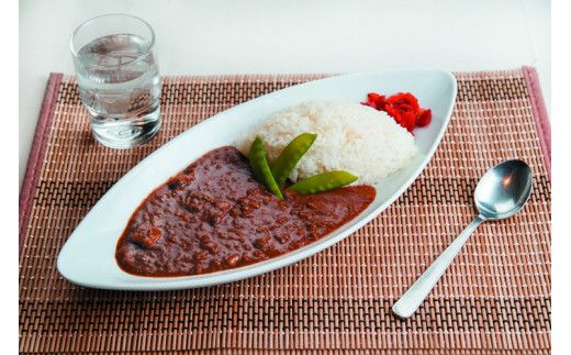 カレー大學主催「カレーオブザイヤー2021」受賞 「幻の飯村牛　牛すじカレー」3個セット｜肉と野菜の旨みが凝縮したデミグラスソースを使い、パスタ、うどんなどライス以外にも相性がいいカレーです