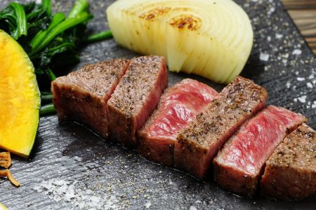 【佐賀牛】ヒレステーキ180g×2枚 【お試しサイズ 2人用 最高級 黒毛和牛 牛肉 高級 厳選 やわらかい 脂少なめ 食べやすい】(H081126)