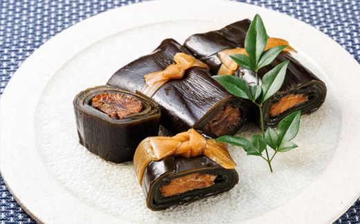 【定期便 4ヶ月連続】昆布で 鮭 鰊 を丁寧に巻いた 昆布巻き 鮭1本×1袋 鰊1本×1袋 合計2本 | 昆布巻 国産 北海道産 サケ ニシン コンブ だし 海藻 だし昆布 こんぶ水 出汁 乾物 こんぶ ギフト 調理済み 一人暮らし セット おかず 北連物産 きたれん 常温 定期便 海鮮 魚介類 絶品 調理済み 北海道 釧路町 釧路超 特産品 121-1258-24-53