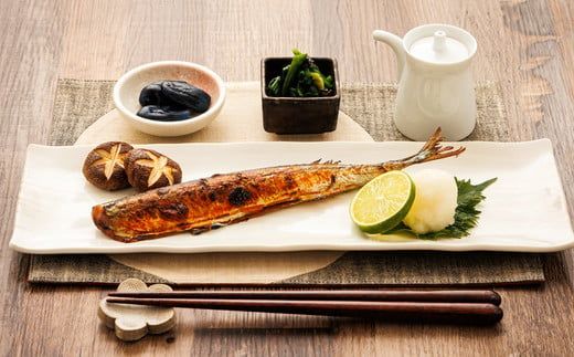 ピリ辛さんま しょうが 3尾×4個セット | 北海道産＞秋刀魚（サンマ）をピリ辛 生姜 風味に 秋刀魚 サンマ さんま 北海道 釧路町 魚介類 魚 漬魚 セット ひもの 冷凍 人気の 訳あり！　121-1920-265
