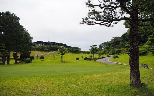 「熊本南カントリークラブ」ゴルフプレイ券（1,000点分×30枚）