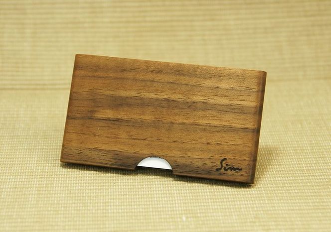＜松永弦楽器工房＞木製名刺入れ◇（カラー選択：メープル、ブラックウオールナット、アフリカンパドック） 