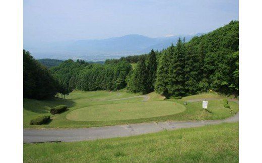 【カントリークラブグリーンバレイ】 すずらんコース 平日ペアゴルフプレー券 [カントリークラブグリーンバレイ 山梨県 韮崎市 20741317] ゴルフプレー券 ペア 2名様 平日 平日ゴルフ券 ゴルフチケット チケット 山梨 韮崎