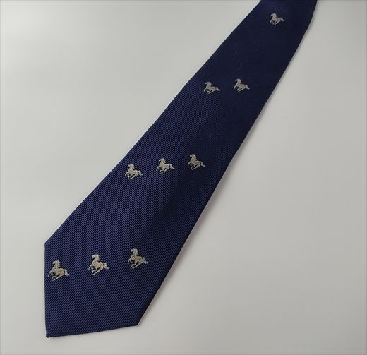 郡内織物「富士桜工房」ウマくいく！シルクネクタイ『九頭馬』紺 FAA1061