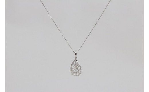 K18WG 計0.23ctの1個のダイヤとまわりに32個の小さなダイヤ付きのペンダント Islauth19 [Islauth 山梨県 韮崎市 20743434] アクセサリー ネックレス ジュエリー ダイヤ シンプル おしゃれ プレゼント ギフト 贈りもの 贈答