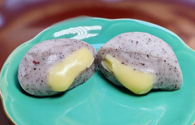 015B565 老舗餅屋さんが作るチーズ入り杵つき生丸餅(梅しそ) 18個入り