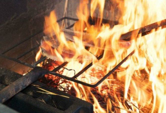 【ふるさと納税】【偶数月６回定期便】厳選かつおの完全わら焼きたたき 1回あたり2節 室戸海洋深層水の塩付き かつおのたたき カツオのたたき 鰹 カツオ たたき 海鮮 冷凍 送料無料　kr014