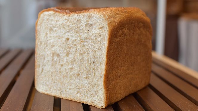 食パン と 全粒粉食パン 計2本（6斤分）セット パン 朝ごはん 朝食 おやつ 国産 小麦粉 卵不使用 乳不使用 ブレッド 大容量 サンドイッチ [BR06-NT]