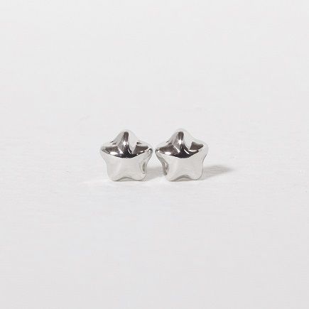 プラチナ　４㎜　星ピアス　BQ-37