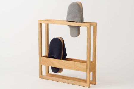 九州のくすのきから生まれたスリッパスタンド(H037113)