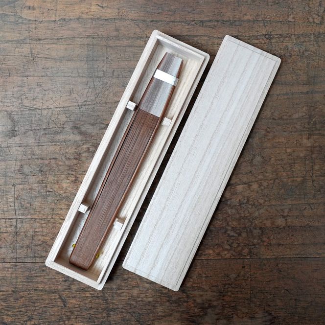 【杉山江見堂】草木染扇子 絞りセンター染分け　ワイン