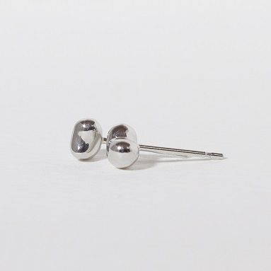 プラチナ　変形ハート　ピアス　BQ-41